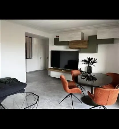 Διαμέρισμα Spacieux, Proche Centre Ville. *