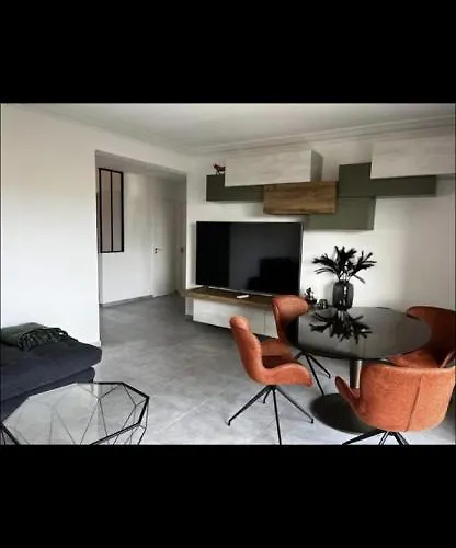 Apartament Spacieux, Proche Centre Ville. *